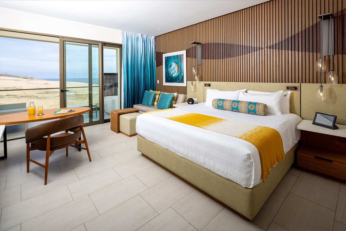 Deluxe Partial Ocean View King