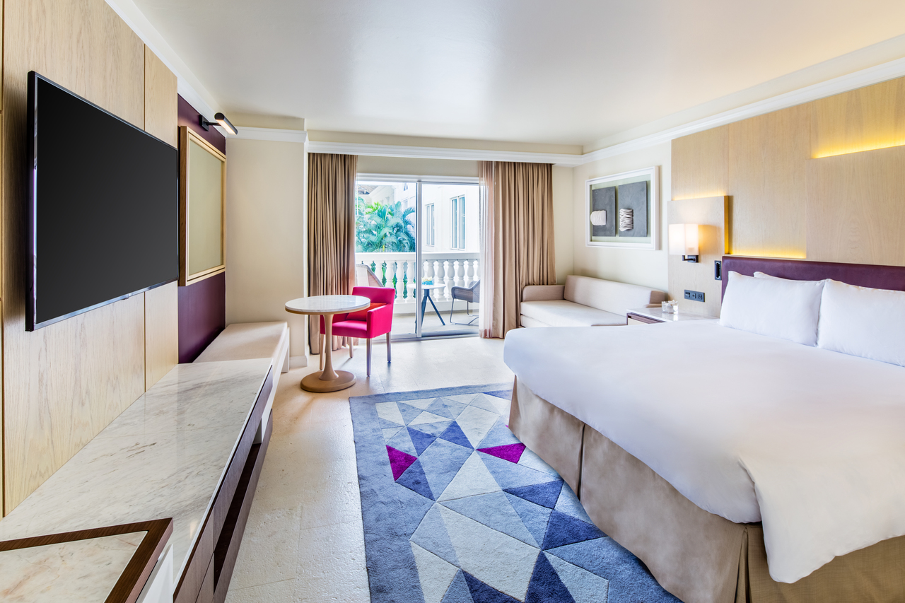 Hyatt Ziva King Room bed